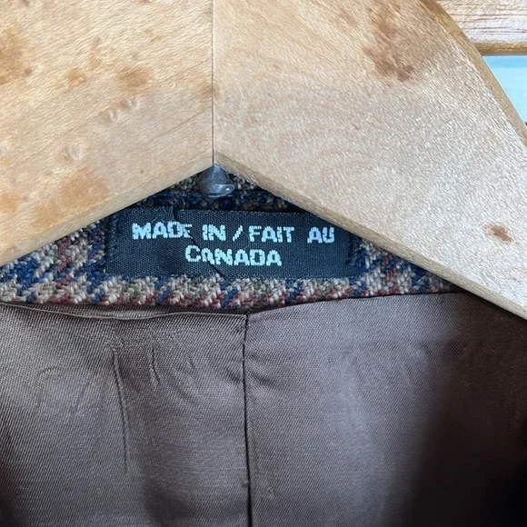 Embassy Row Jacket - Picture 3 of 14